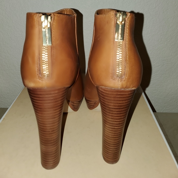 Michael Kors Lesley Ankle Boot - Picture 7 of 8